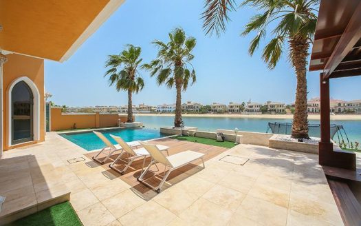 Luxurious 5-Bedroom Villa with Atlantis Views on Palm Jumeirah, Frond E