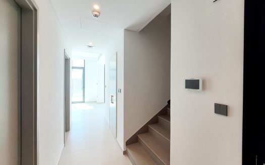 Ready to move | 3Bed+Maids | Back to Back